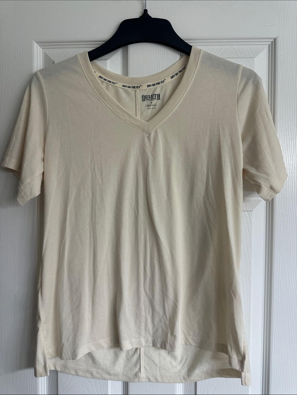 Duluth Trading Co Cream V-Neck Short Sleeve Tee